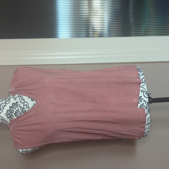 Rose pink sleeveless v neck top Size M - Picture 2 of 4